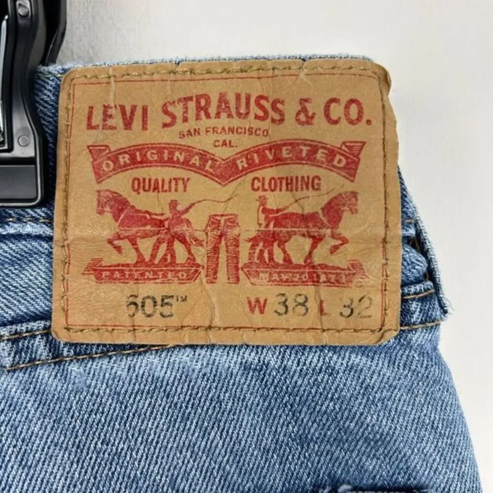 Levis 505 Regular Straight Men's 38x32 Light Wash Denim Blue‎ Jeans Zip *read